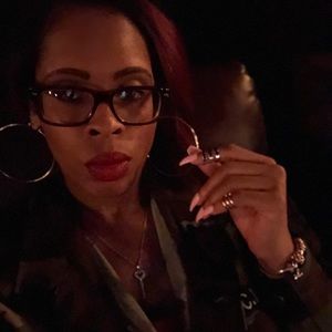 Meet your Posher, Tejia